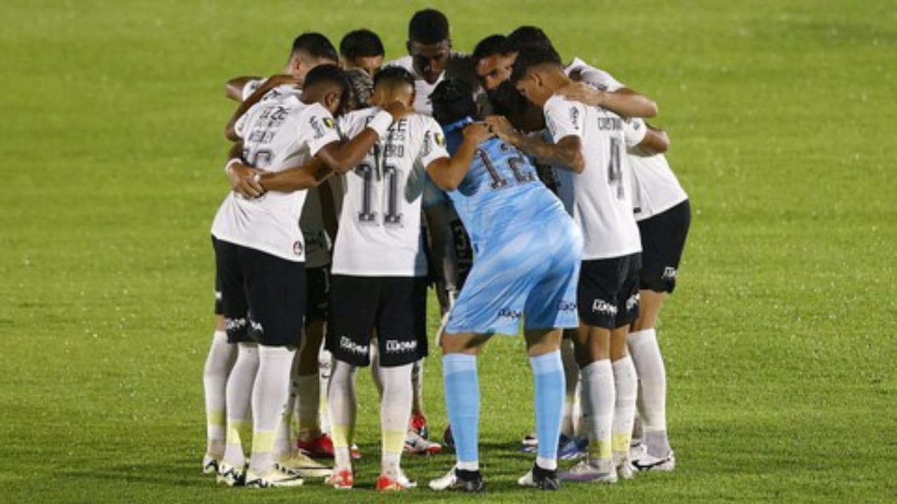 Corinthians vence o Botafogo-SP com destaque de Romero  Lorena Bueri