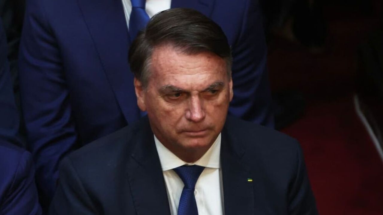 Análise feita pela PF comprova que Bolsonaro fez alterações em decreto de minuta golpista Lorena Bueri