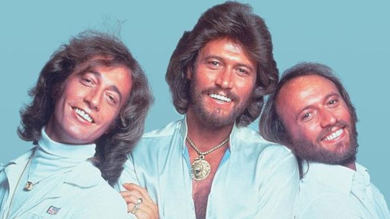 Biografia do grupo musical Bee Gees será dirigida por Ridley Scott  Lorena Bueri