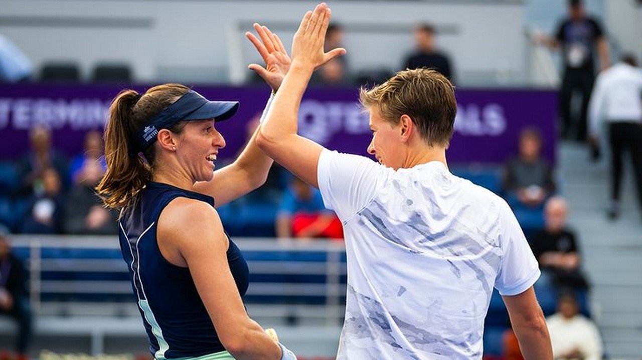 Luisa Stefani e Demi Schuurs estão na final do WTA 1000 de Doha Lorena Bueri