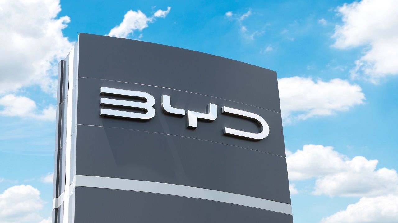 BYD anuncia planos de lançar carros de luxo e recomprar ações Lorena Bueri