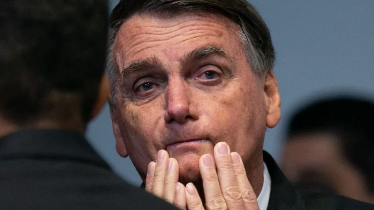 Defesa de Bolsonaro quer adiar depoimento à PF em investigação sobre tentativa de golpe Lorena Bueri