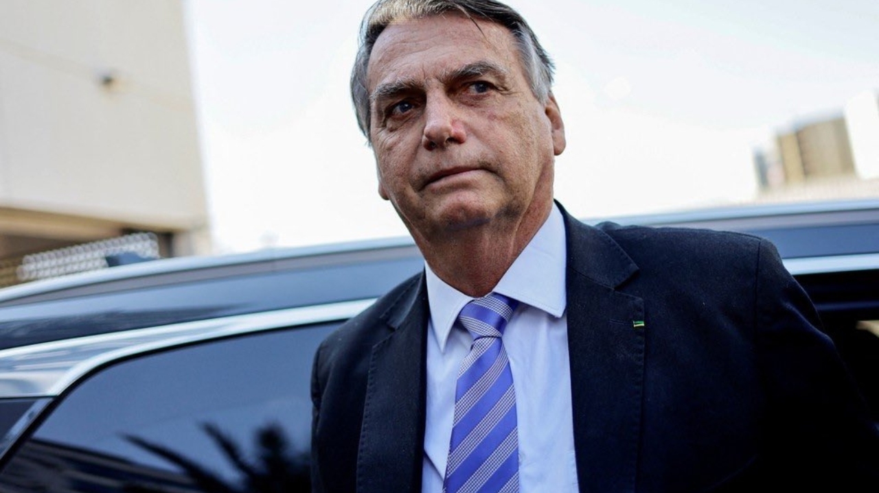 Bolsonaro se mantém em silêncio em depoimento sobre tentativa de golpe Lorena Bueri
