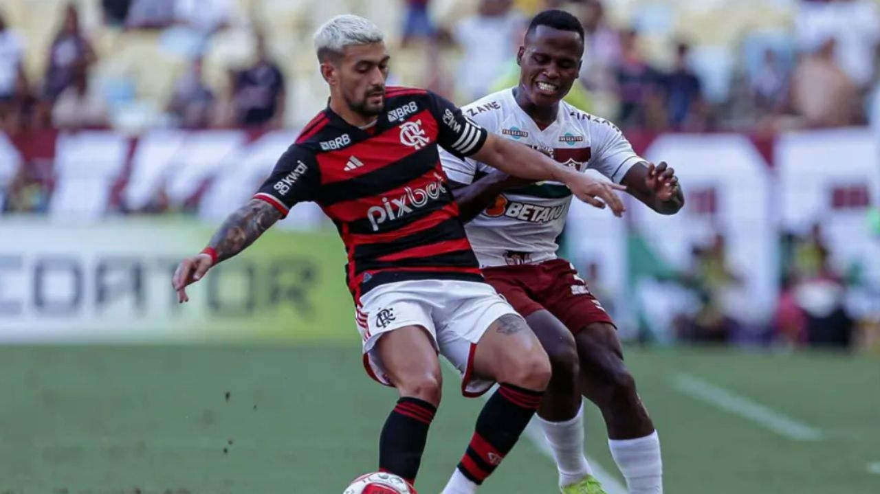 Flamengo domina clássico contra o Fluminense e garante vitória no Maracanã Lorena Bueri