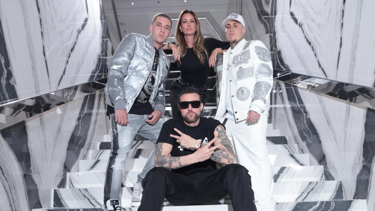 MC Daniel e DJ Vito param a Itália com desfile e show pela Philipp Plein Lorena Bueri