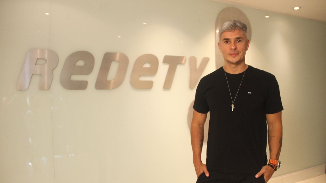 RedeTV! anuncia a contratação de Ivan Moré Lorena Bueri