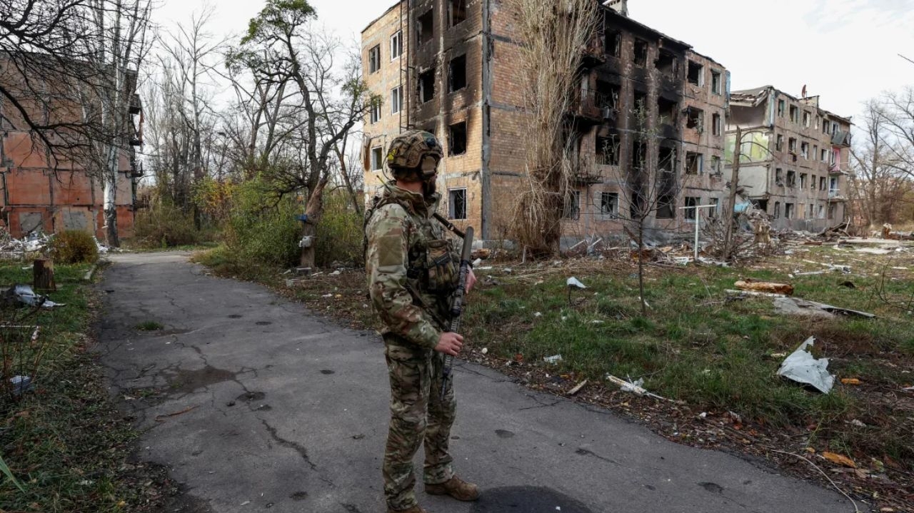 Forças russas avançam no leste da Ucrânia e capturam a vila de Severne Lorena Bueri