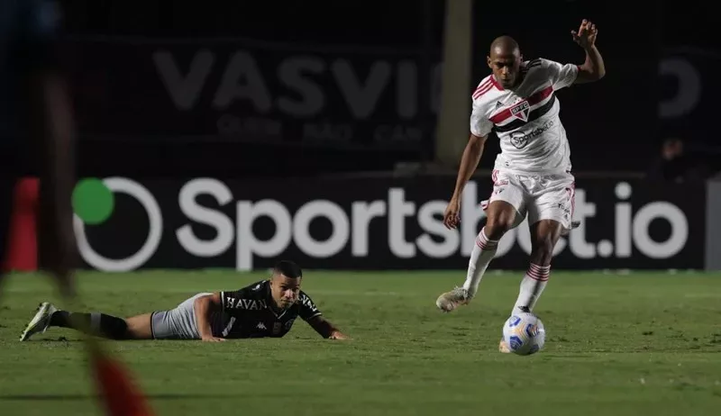 Vasco perde para o São Paulo e é eliminado da Copa do Brasil Lorena Bueri