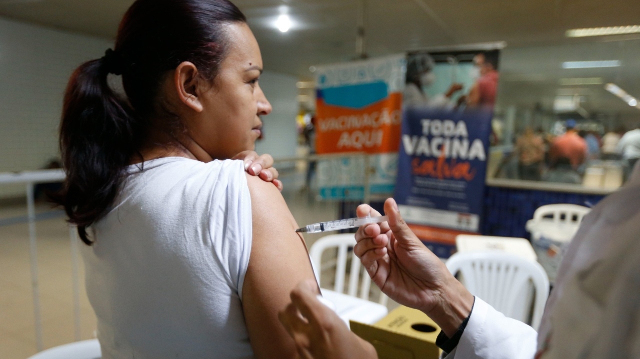 Vacinação contra a gripe terá início em 25 de março na maior parte do Brasil Lorena Bueri