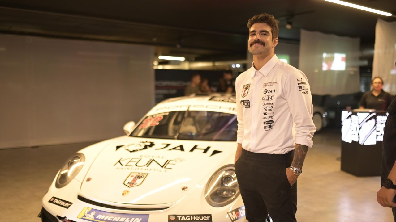 Caio Castro retorna à Porsche Cup com projeto em homenagem a Ayrton Senna Lorena Bueri