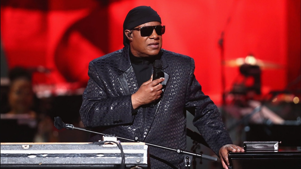 Stevie Wonder no Rock In Rio: cantor negocia cachê para se apresentar no festival Lorena Bueri