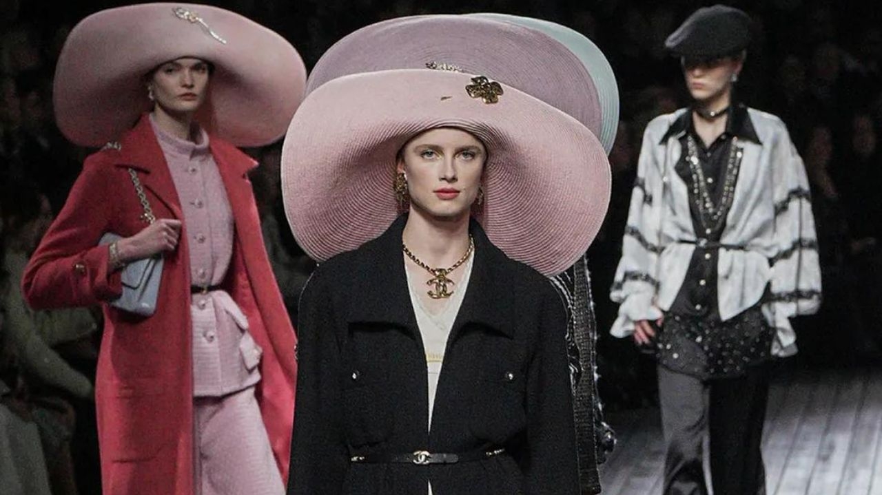 Paris Fashion Week 2024: Virgnie Viard homenageia Coco Chanel Lorena Bueri