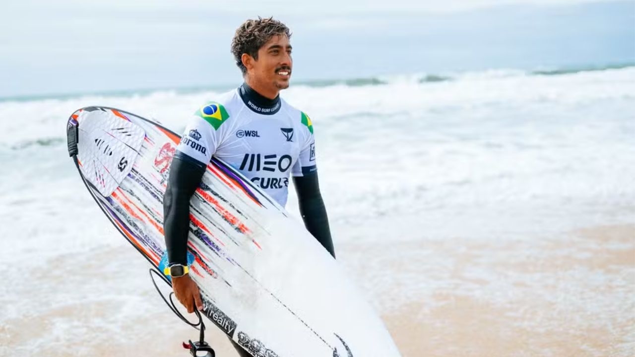 Brasileiros se destacam na 3ª etapa do Circuito Mundial de Surfe Lorena Bueri