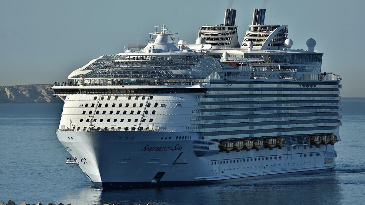 Passageira acha câmera escondida no banheiro da cabine em navio de luxo Lorena Bueri