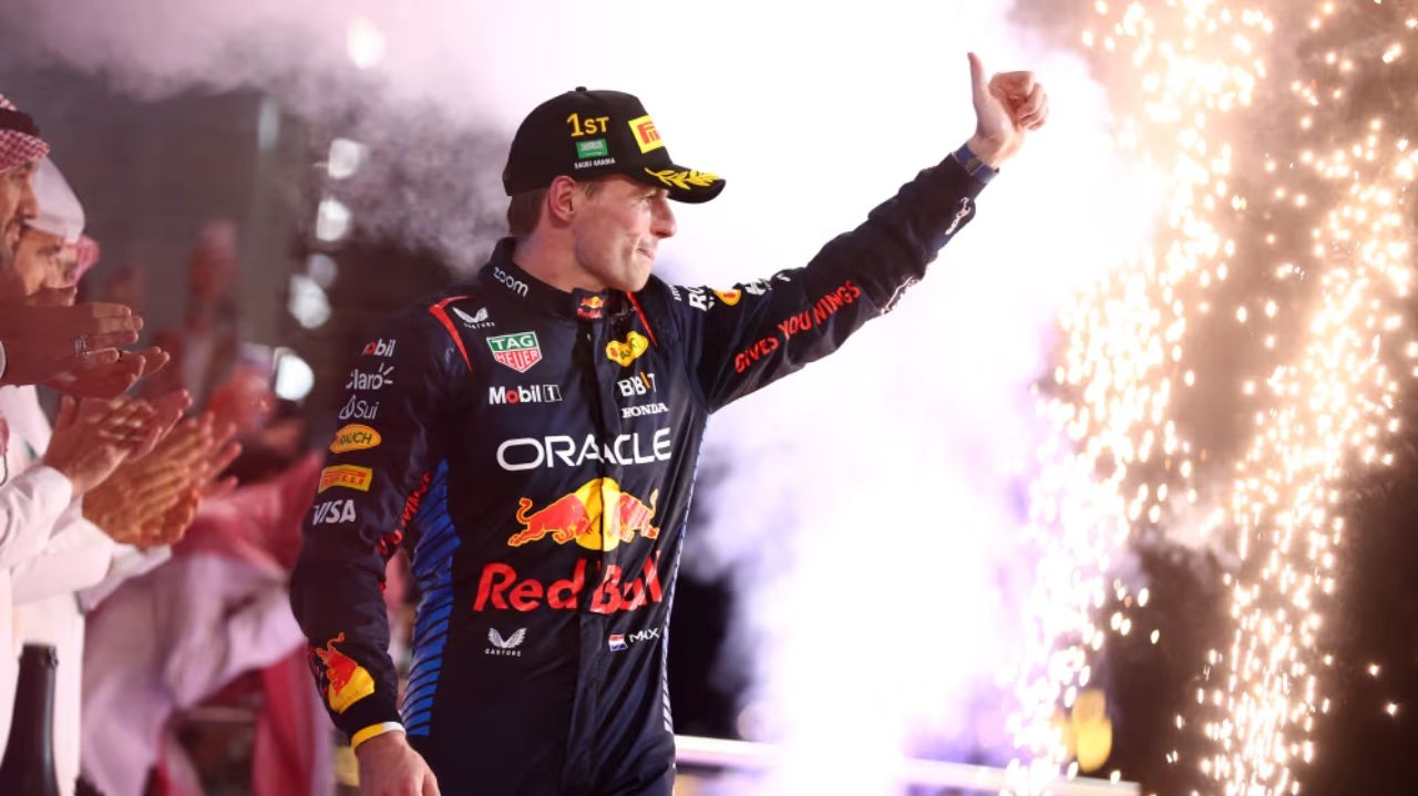 Verstappen coloca panos quentes nos bastidores da Red Bull Lorena Bueri