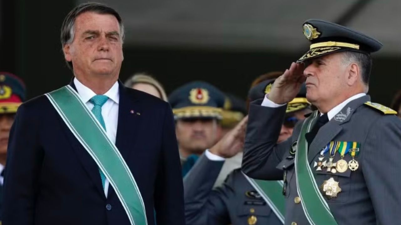 Ex-comandante do exército afirma que minuta do golpe foi apresentada por Bolsonaro Lorena Bueri