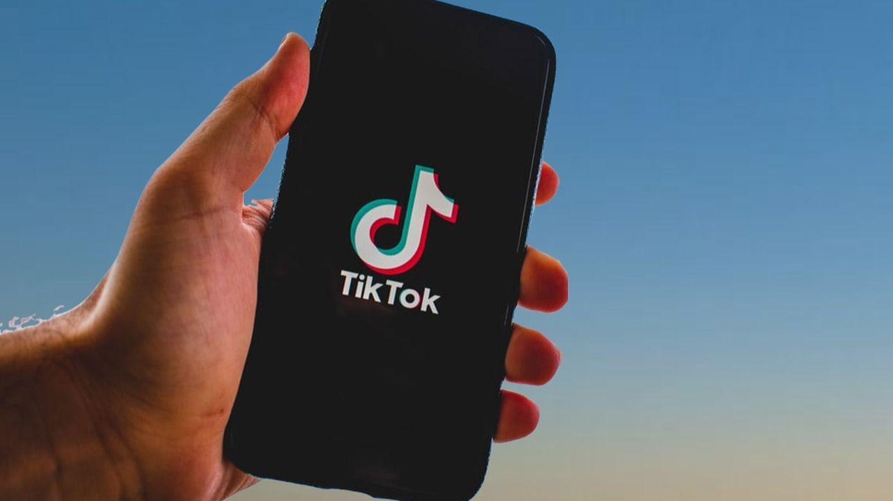 TikTok é multado em €10 milhões na Itália Lorena Bueri