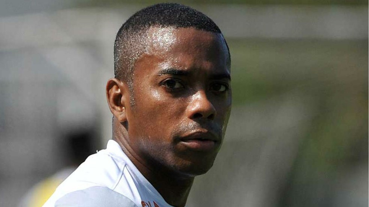 Ex-jogador Robinho considera a justiça italiana racista e se diz inocente Lorena Bueri