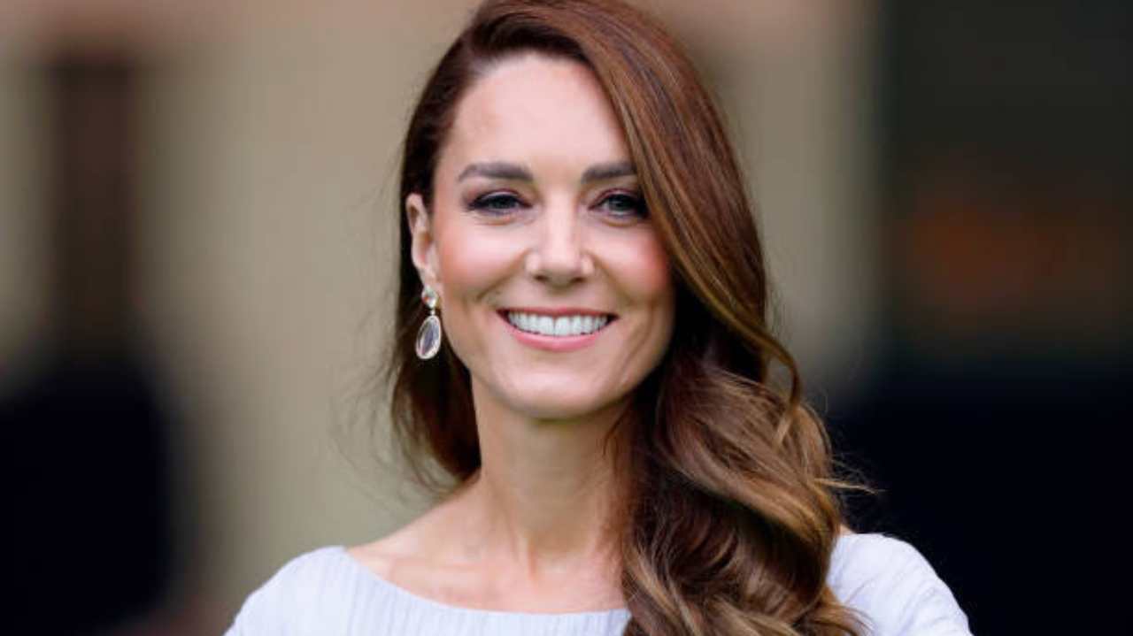 Kate Middleton é vista com príncipe William após rumores de sumiço Lorena Bueri
