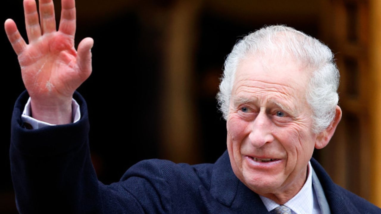 Palácio de Buckingham se pronuncia após rumores de morte de Rei Charles Lorena Bueri