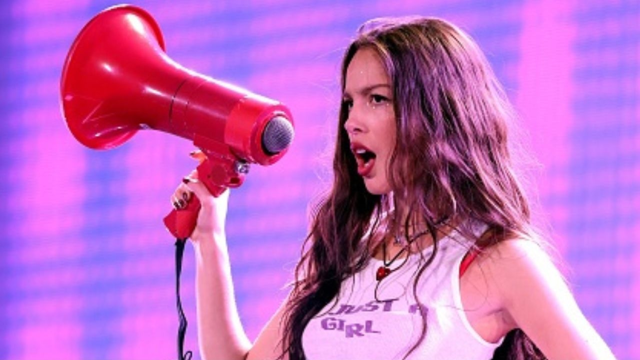 Olivia Rodrigo anuncia que álbum 'GUTS' ganhará versão deluxe nesta semana Lorena Bueri