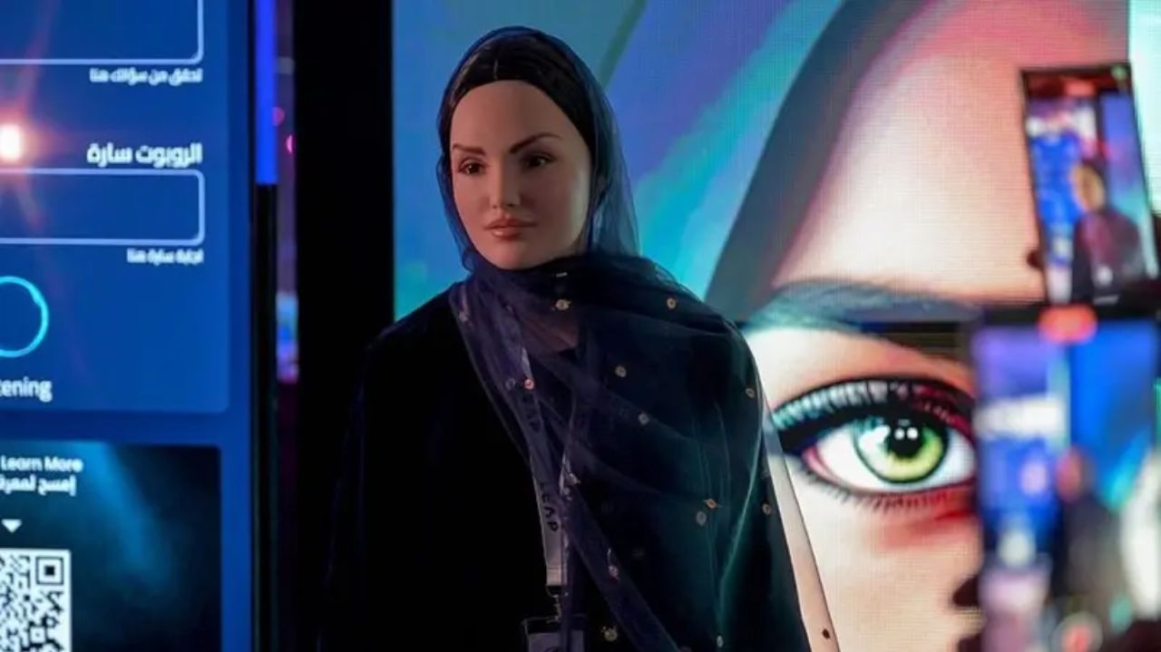 Robô saudita Sara é programada para evitar polêmica, sem falar sobre 'sexo ou política' Lorena Bueri