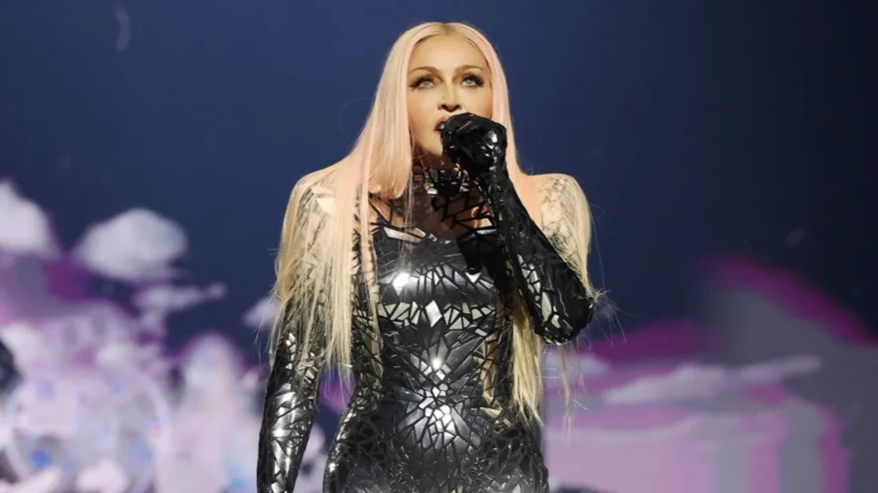 Madonna confirma show gratuito em Copacabana  Lorena Bueri