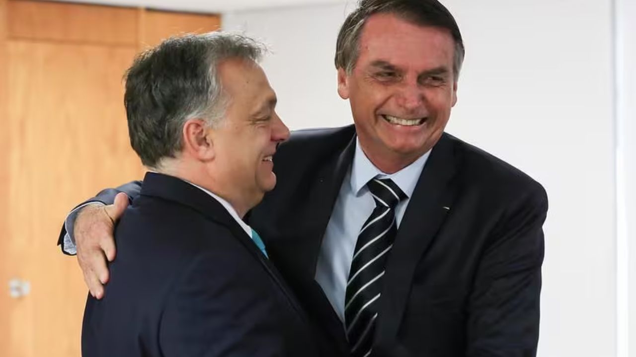 Bolsonaro deve prestar contas sobre permanência na embaixada da Hungria Lorena Bueri