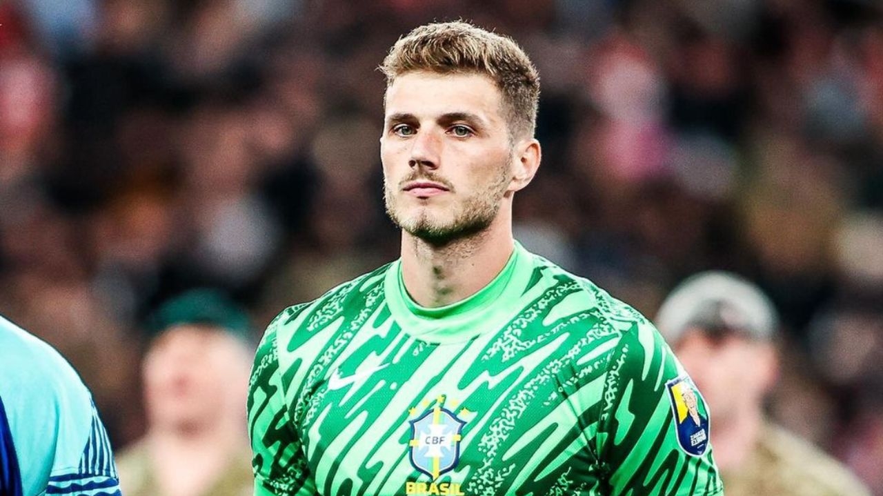 Goleiro Bento se destaca pela seleção e atrai olhares de clubes europeus  Lorena Bueri