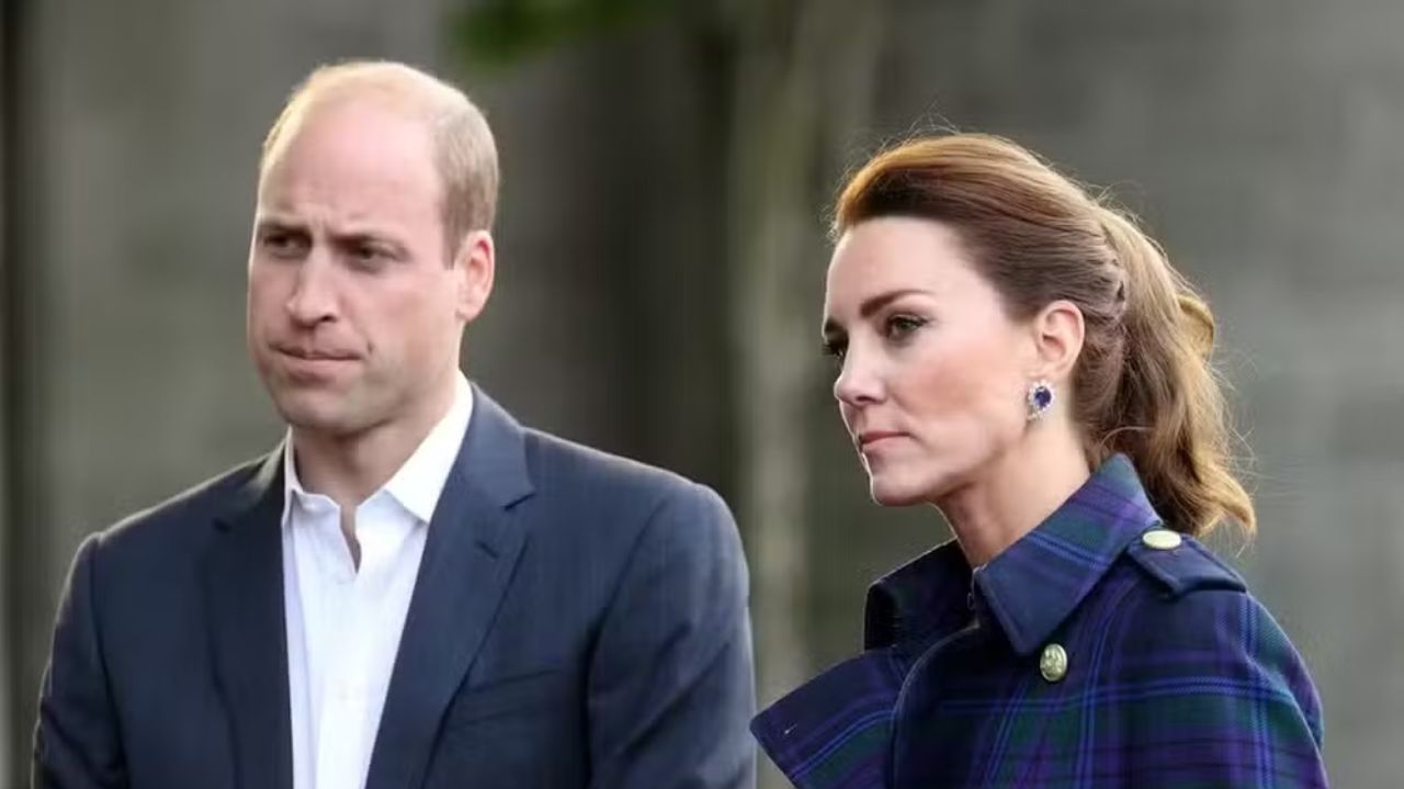 Príncipe William se sente impotente e assustado diante do diagnóstico de câncer da esposa Lorena Bueri