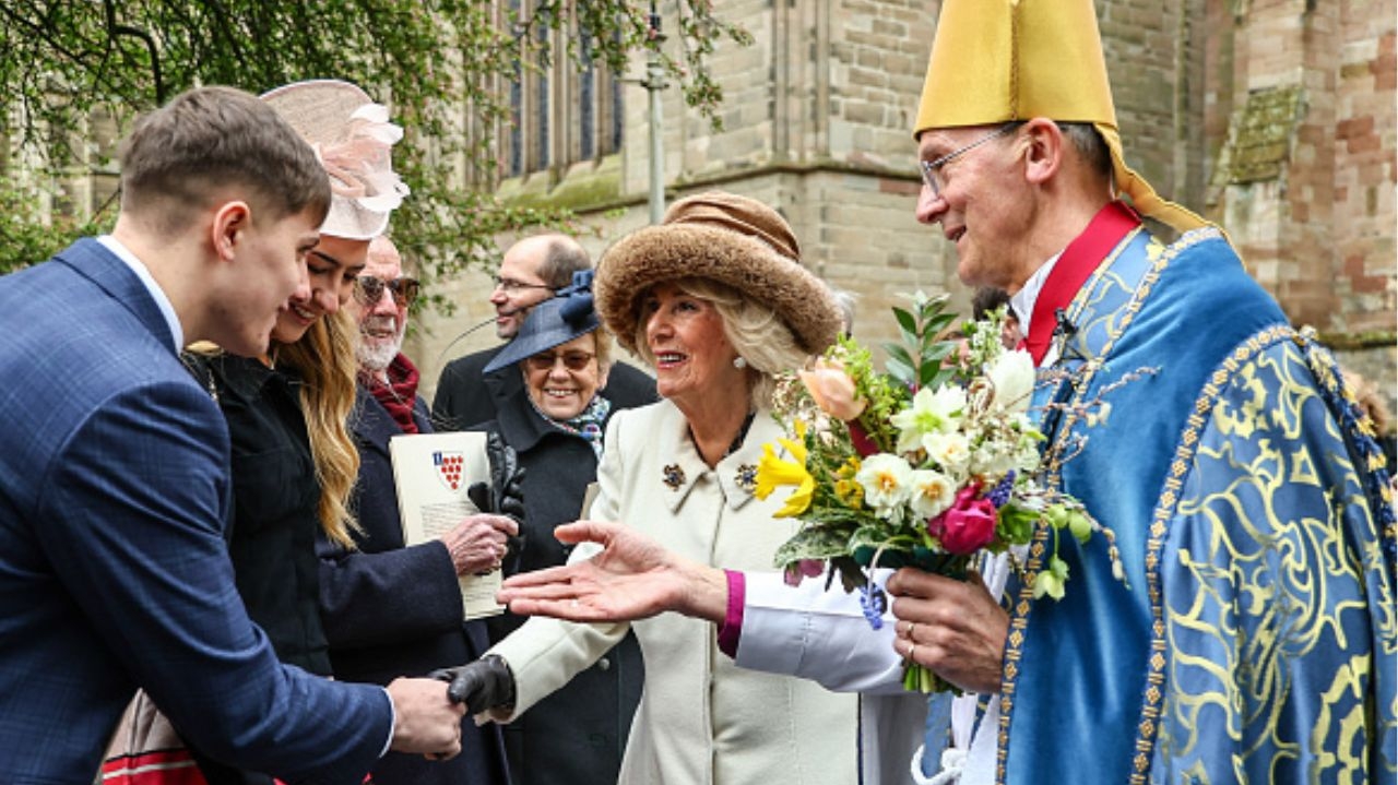 Rainha Camilla substitui rei Charles em evento tradicional de Páscoa Lorena Bueri
