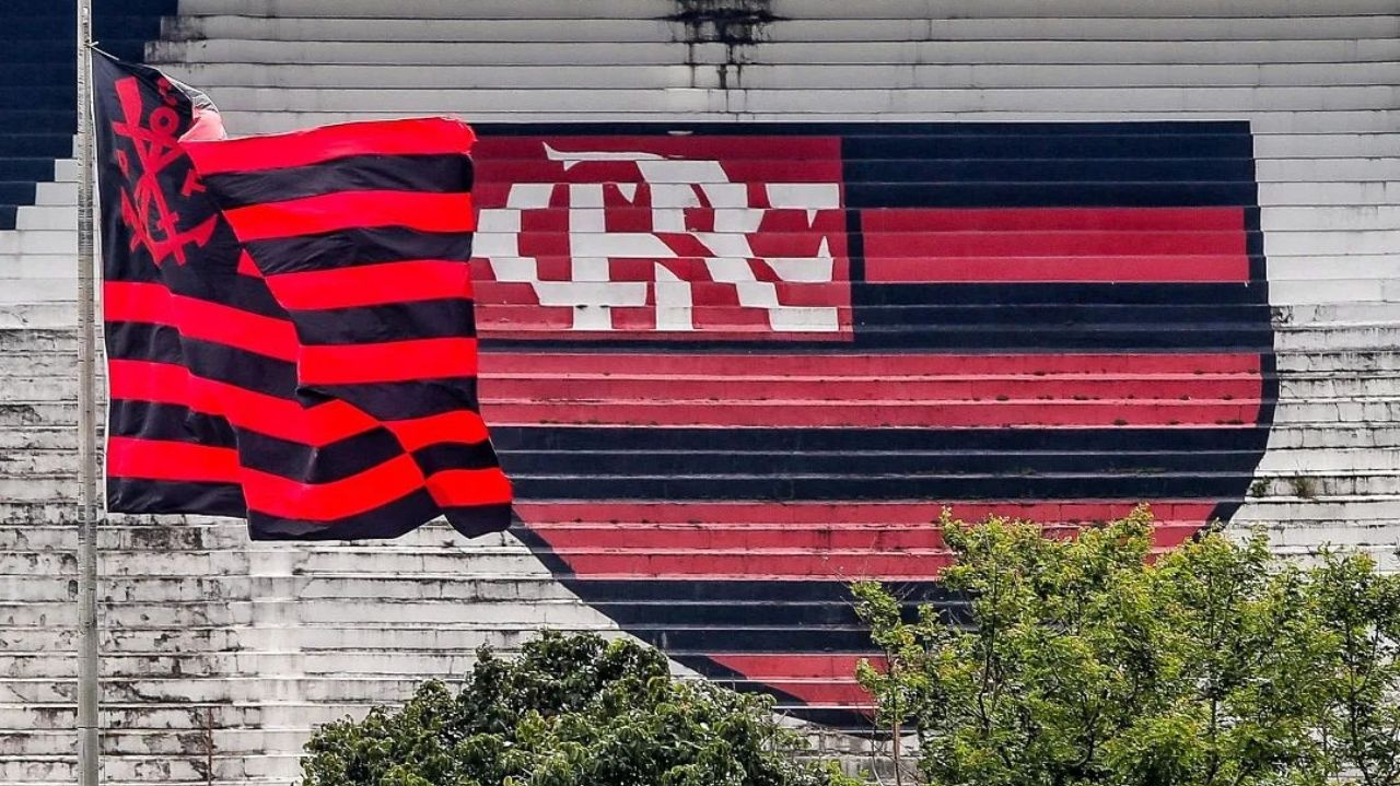 Flamengo diminui dívida em 79% e bate novo recorde milionário  Lorena Bueri