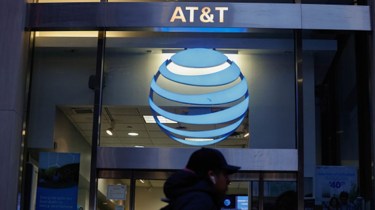 Cerca de 73 milhões de contas são atingidas em vazamento de dados da AT&T Lorena Bueri
