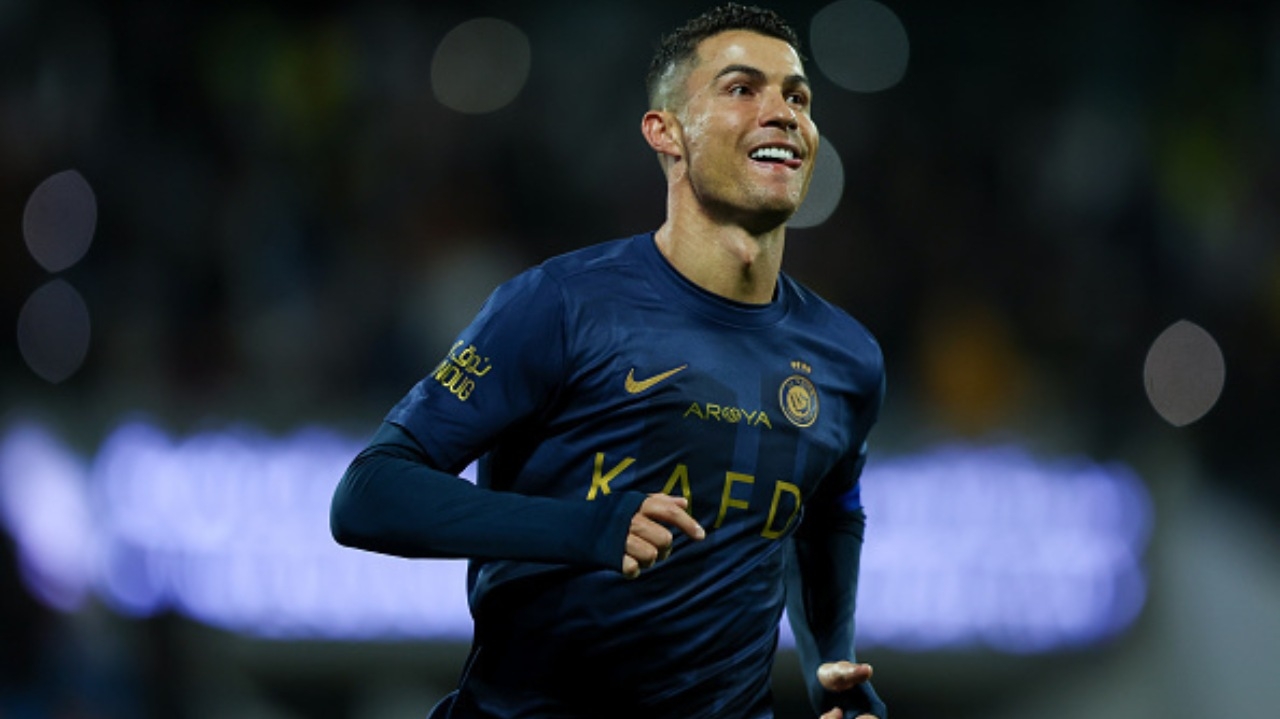 Cristiano Ronaldo marca dois gols de falta e brilha em vitória do Al-Nassr Lorena Bueri