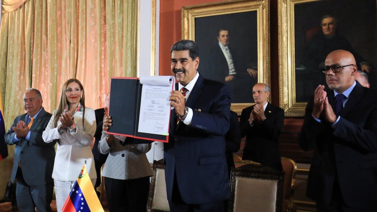 Nicolás Maduro promulga lei para a criação de província venezuelana em território da Guiana Lorena Bueri