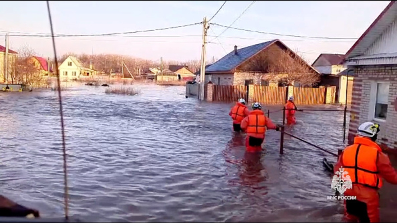 Rússia enfrenta fase de fortes enchentes e Putin se nega ir aos locais afetados Lorena Bueri