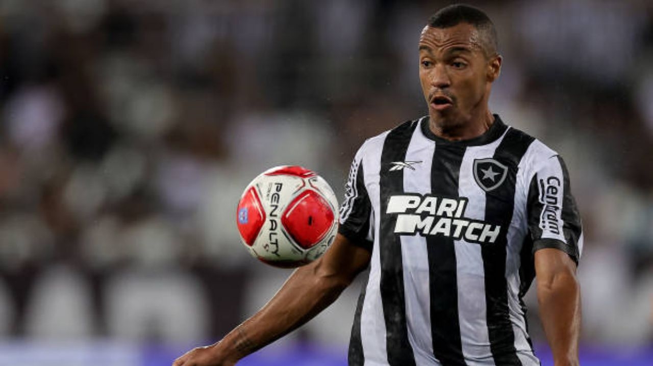 Botafogo faz jogo duro, mas Vasco fará uma última proposta por Marlon Freitas Lorena Bueri
