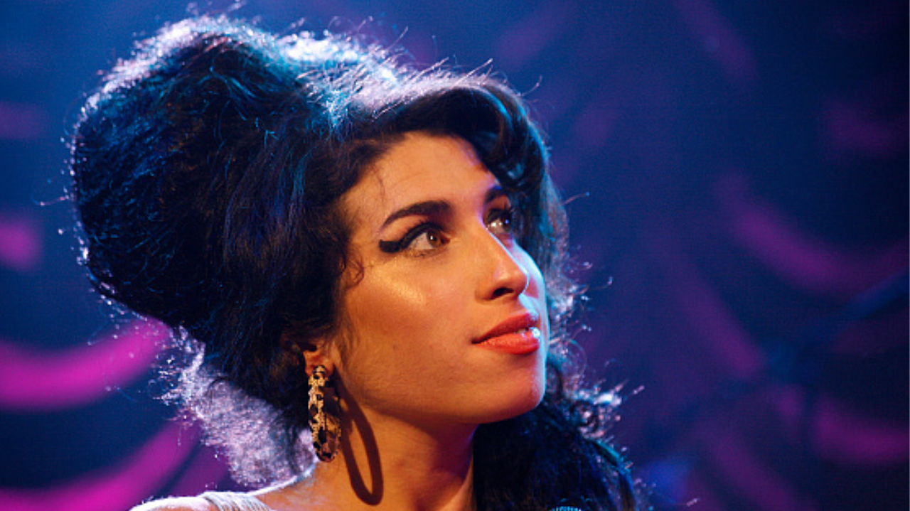 Melhor amigo de Amy Winehouse revela premonição e detalhes de sua última conversa com a cantora  Lorena Bueri