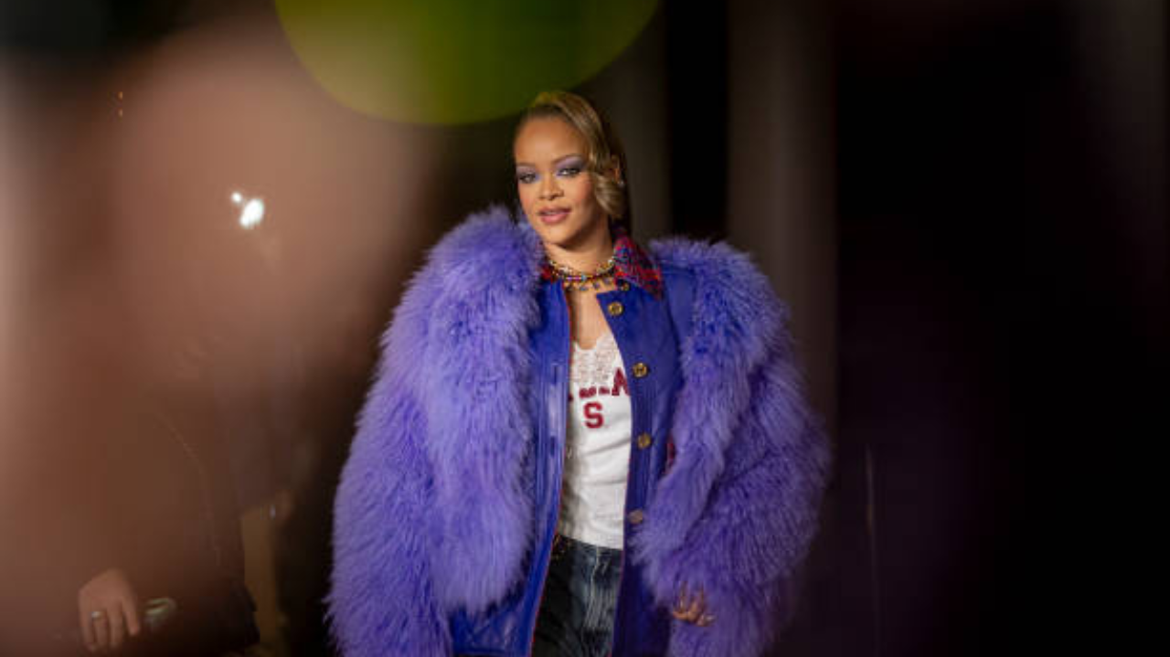 Rihanna entra para o universo dos Smurfs como dubladora Lorena Bueri