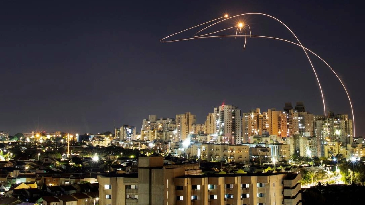 Sistema antimísseis de Israel intercepta milhares de foguetes iranianos contra o país Lorena Bueri