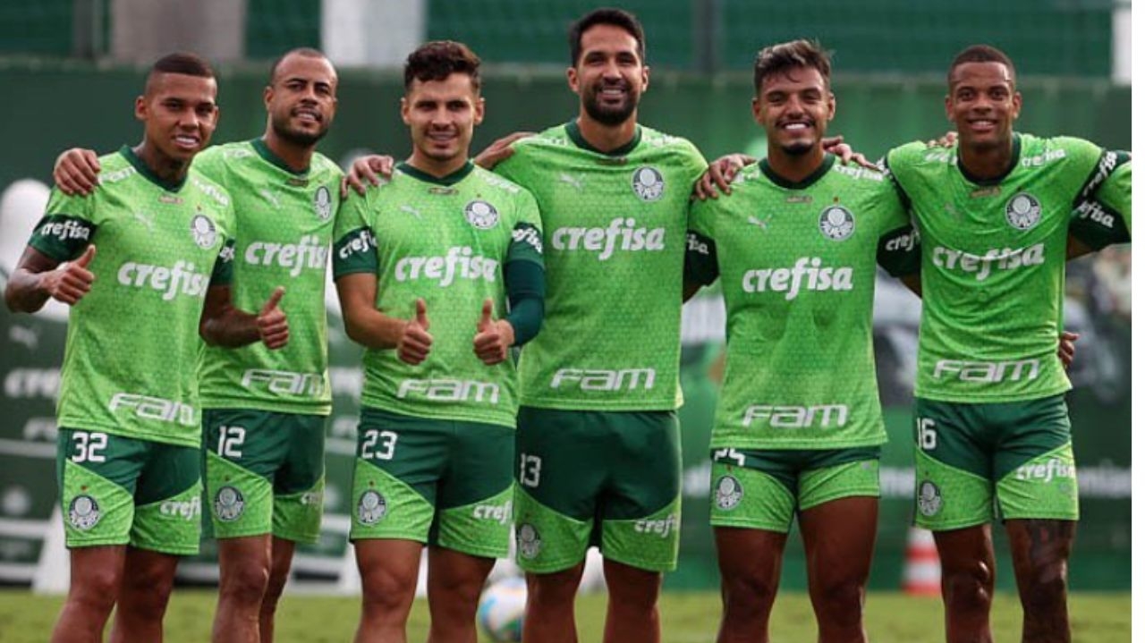 Técnico do Palmeiras lamenta desânimo dos jogadores por jogar fora de casa Lorena Bueri