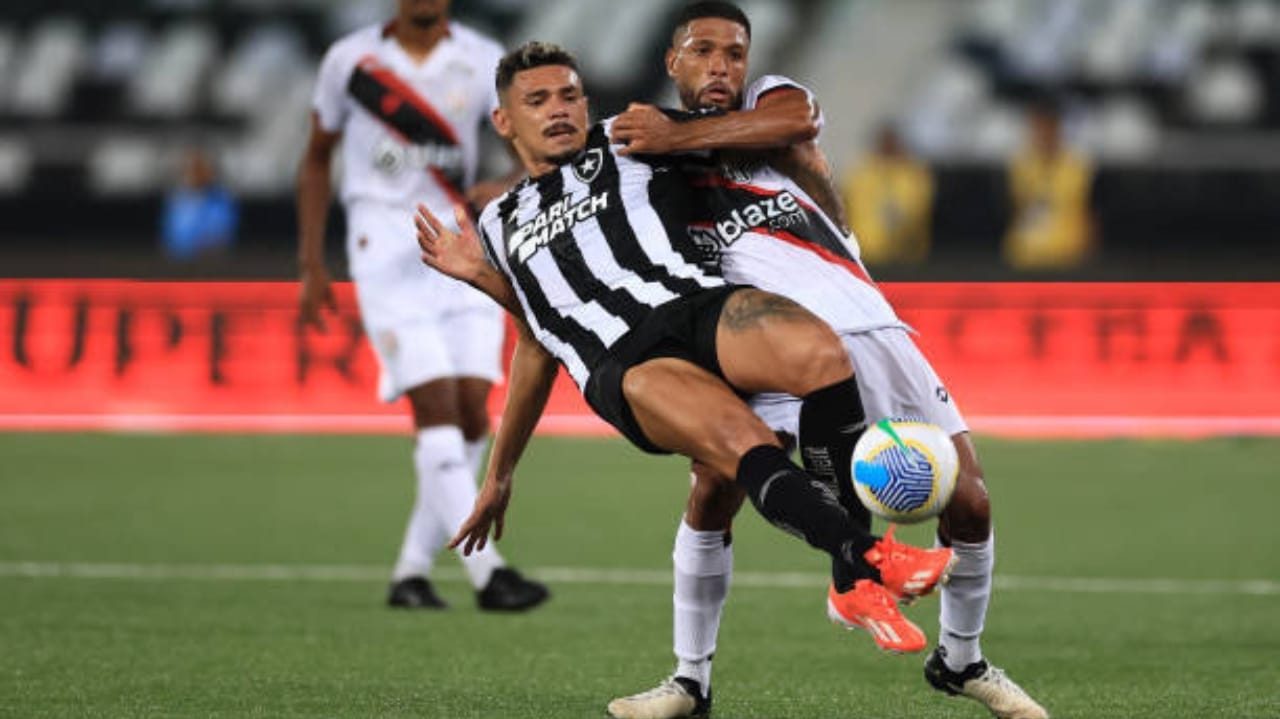 Botafogo vence o Atlético-GO pela segunda rodada do Brasileirão 2024 Lorena Bueri