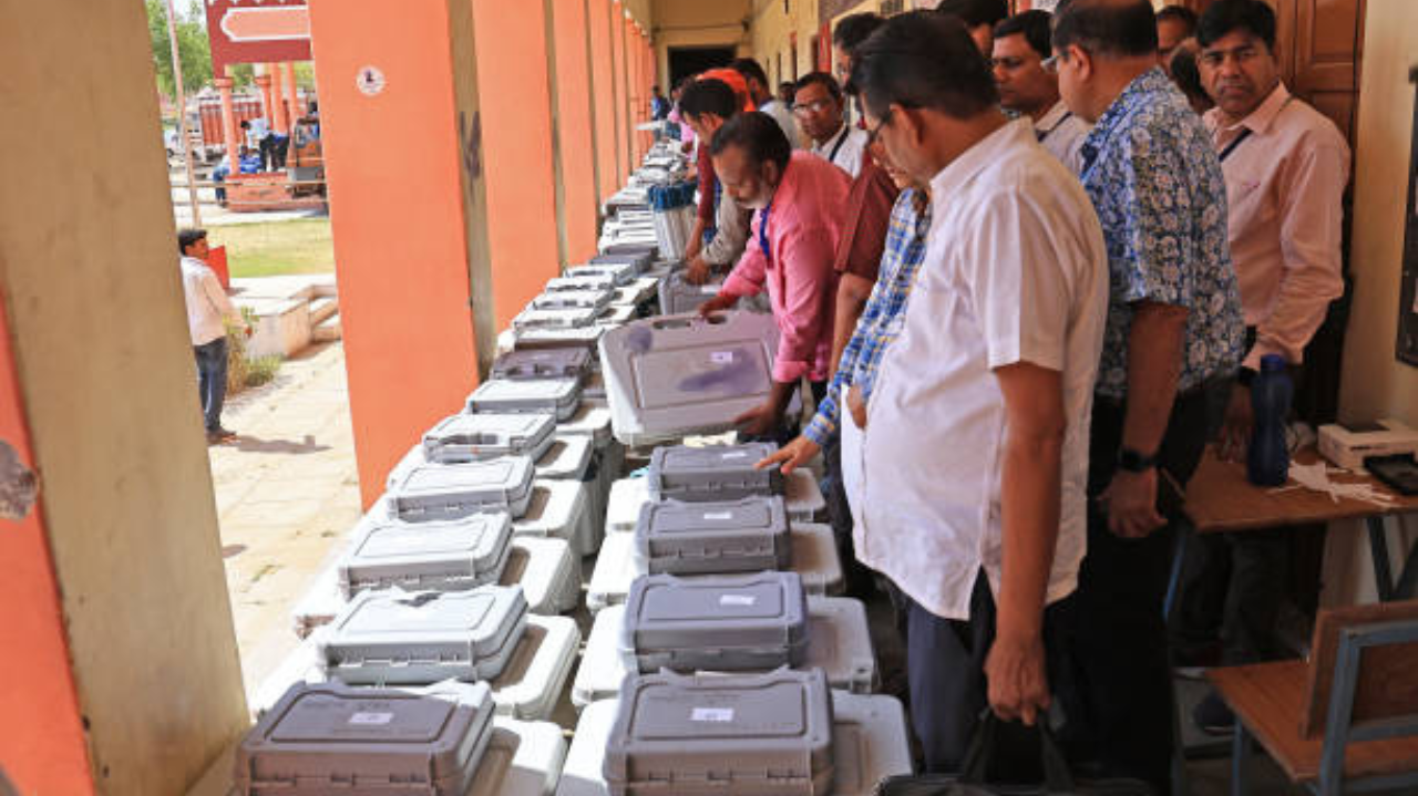 Índia inicia histórica eleição geral que se entenderá por semanas Lorena Bueri