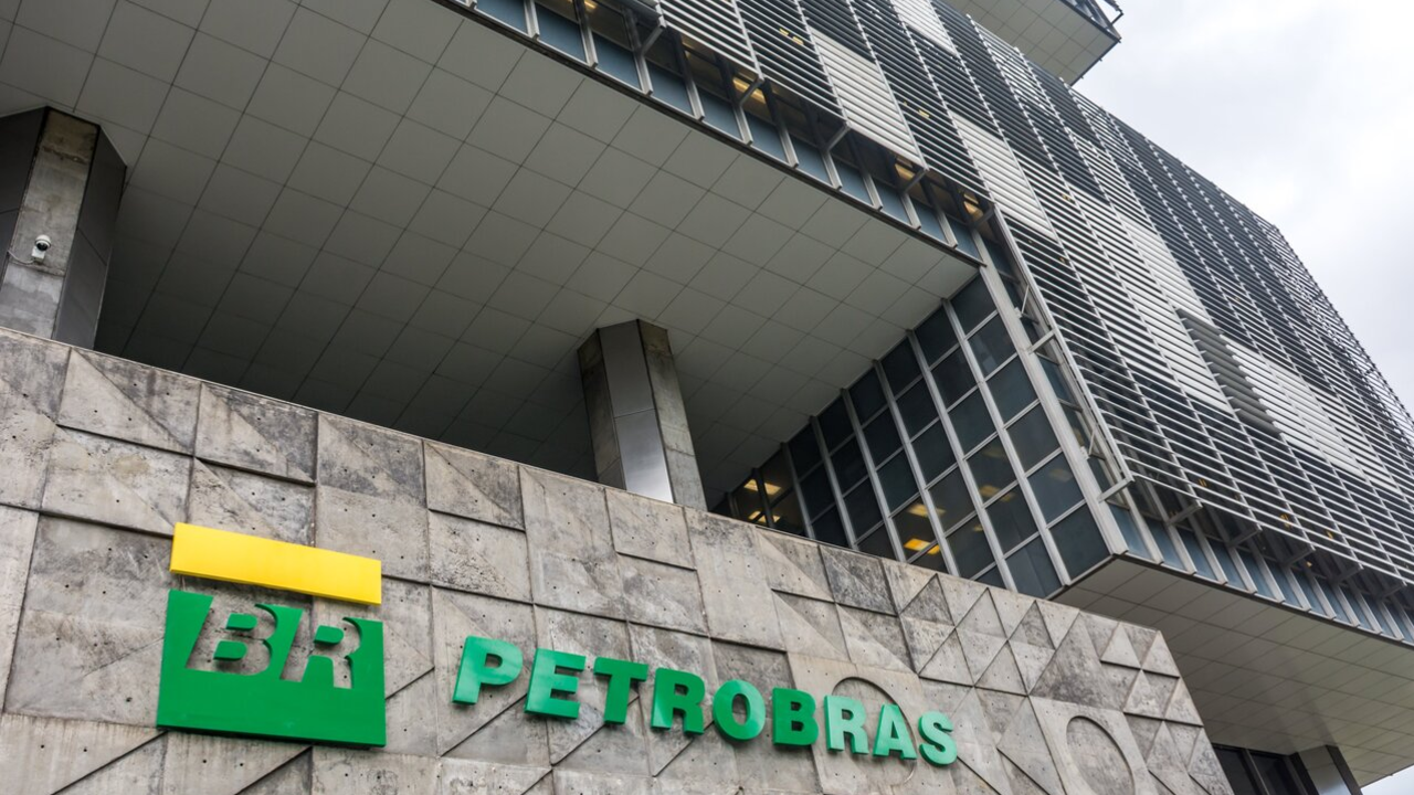 CEO da Petrobras revela planos de fomentar indústria naval com construção de plataformas Lorena Bueri