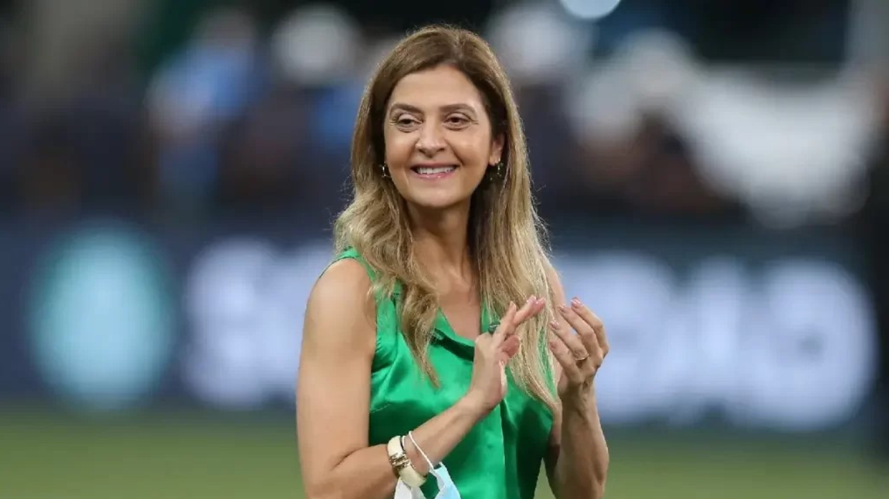 Presidente do Palmeiras rebate Landim: 'ganhamos em grama natural' Lorena Bueri