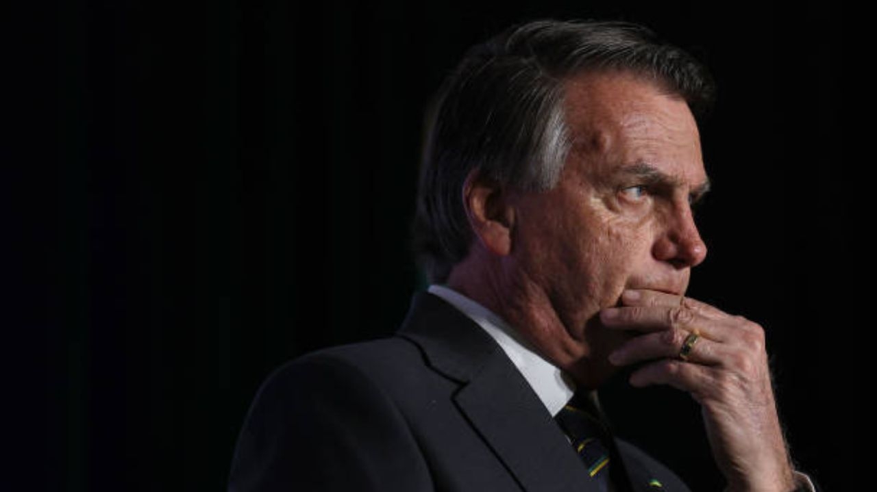 STF confirma decisão de Dino, e Bolsonaro deverá pagar multa de R$ 70 mil  Lorena Bueri