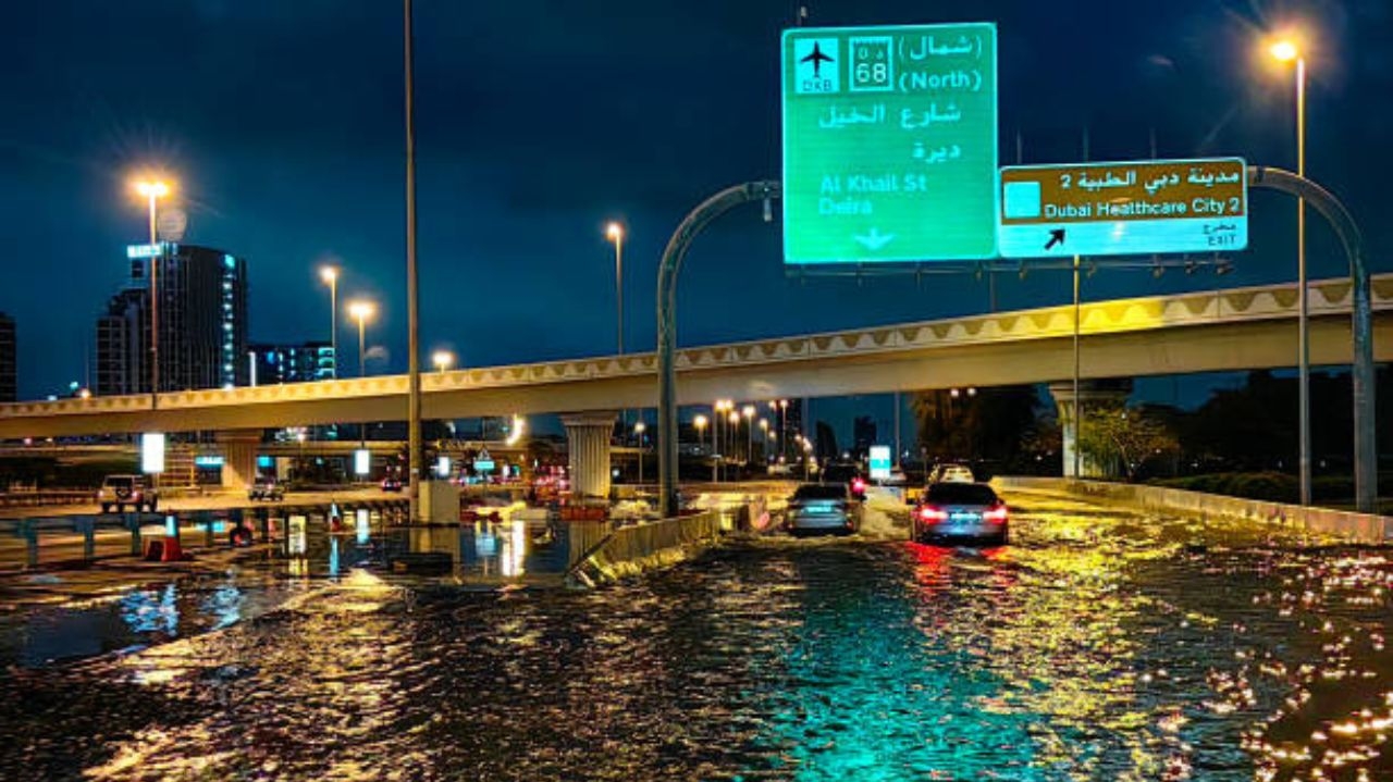 Dubai sofre prejuízo bilionário após tempestade histórica Lorena Bueri
