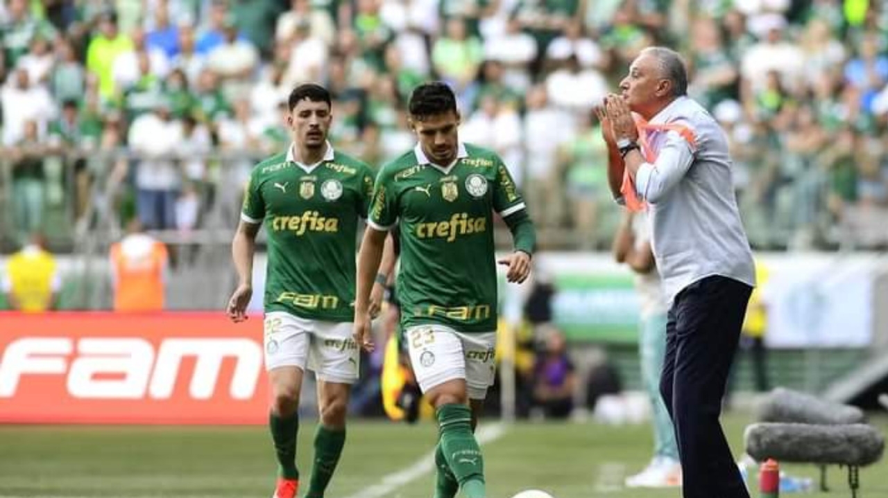 Palmeiras se desculpa com Tite após levar cusparada do torcedor rival Lorena Bueri