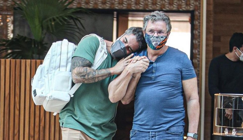Chegando à Globo, Marcos Mion compartilha emoção com fãs