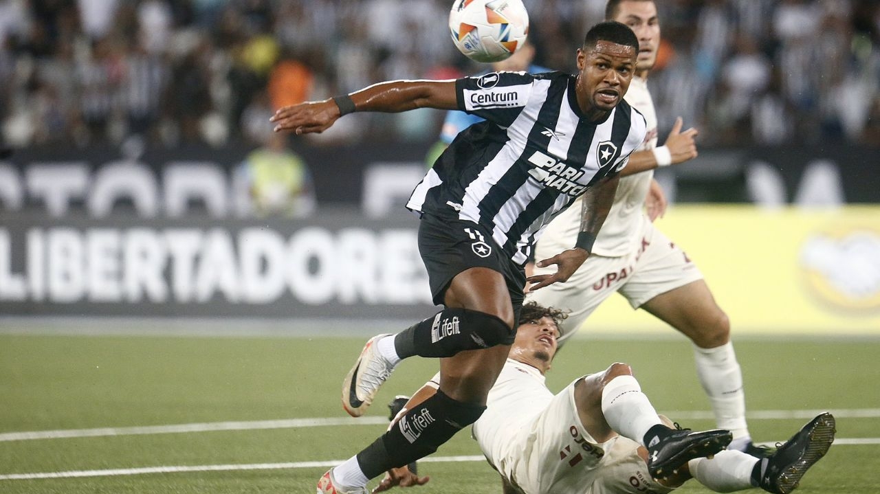 Botafogo tem primeira vitória na Libertadores após derrotar o Universitario Lorena Bueri